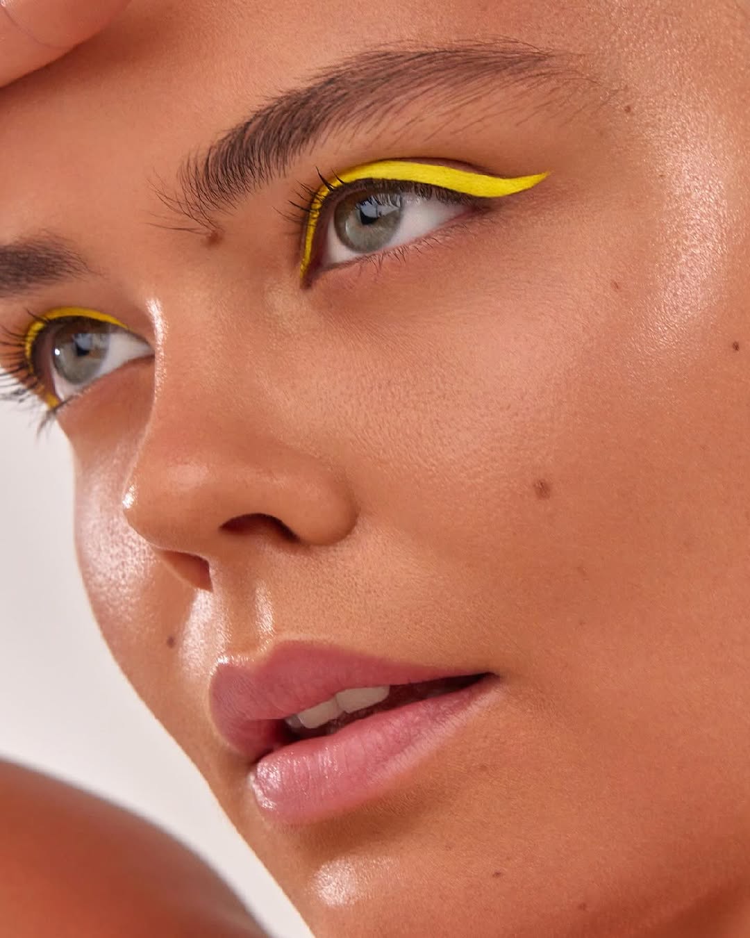Ashunta Sheriff Beauty UV Vegan Paint Liners Ashunta Sheriff Beauty